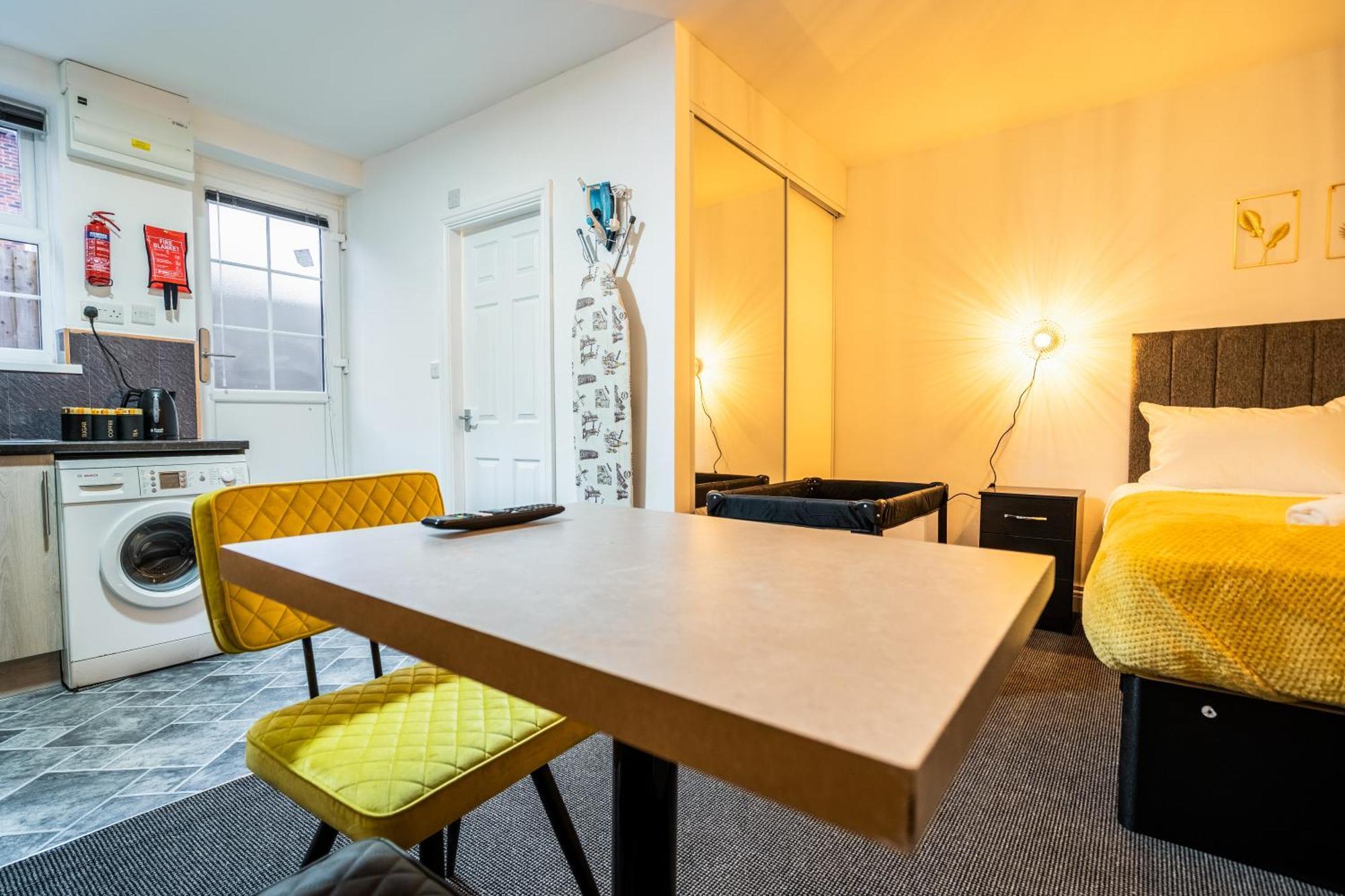 버밍엄 Kunda House In Tyseley 아파트 외부 사진